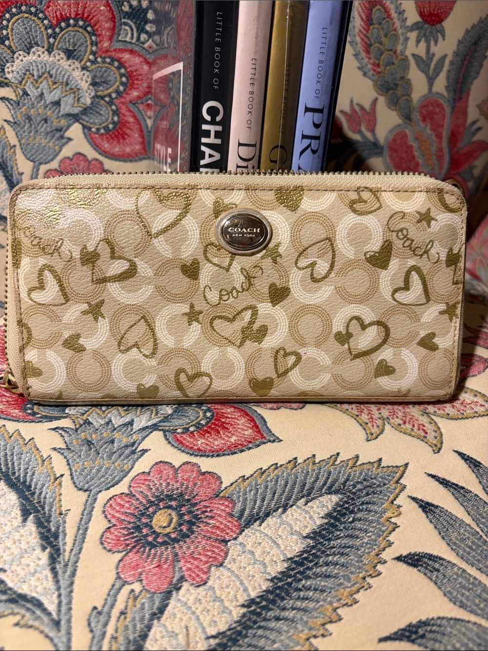 Coach Signature Waverley Hearts Zip-Around Wallet in Beige/Gold